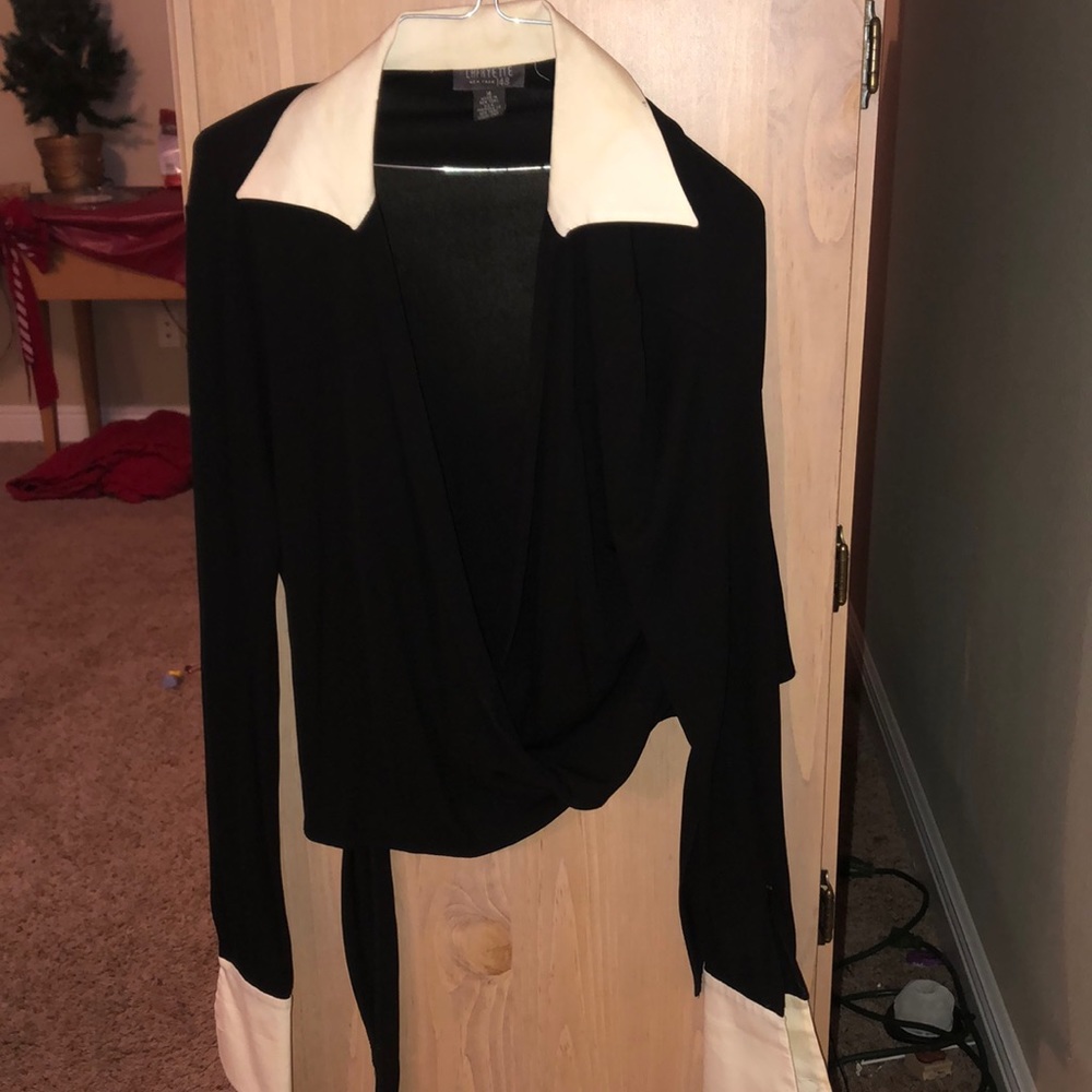 Wrap around collared shirt.